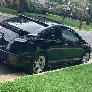 Meet your Posher, Sixto